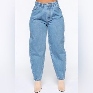 Super cute Mom Jeans. Lightly worn. Dark wash